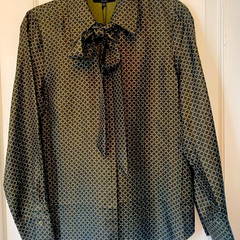 Lafayette 148 gorgeous silk blouse!